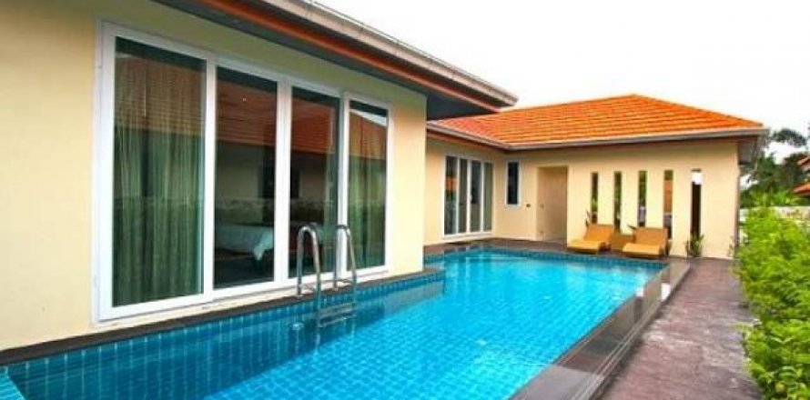 House in Pattaya, Thailand 4 bedrooms № 8609