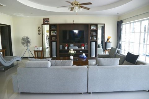 House in Pattaya, Thailand 5 bedrooms № 8302 - photo 8