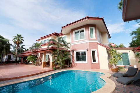 House in Pattaya, Thailand 5 bedrooms № 9081 - photo 1