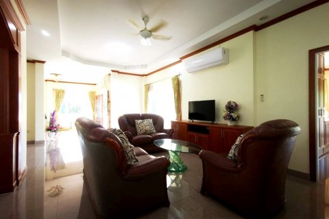 House in Bang Lamung, Thailand 5 bedrooms № 9231 - photo 15