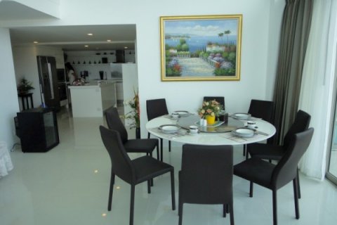 Condo in Pattaya, Thailand, 4 bedrooms  № 8653 - photo 8