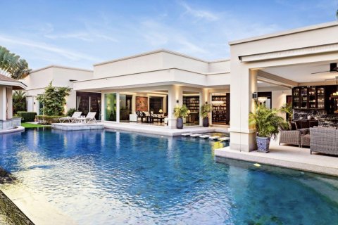 House in Pattaya, Thailand 8 bedrooms № 8901 - photo 6