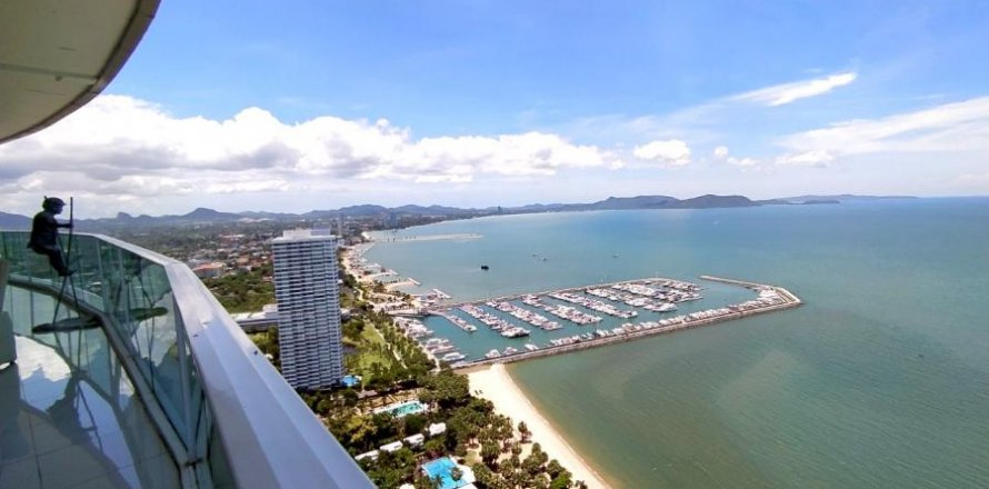 Condo in Pattaya, Thailand, 4 bedrooms  № 8551