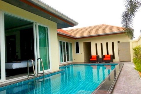 House in Pattaya, Thailand 4 bedrooms № 8608 - photo 1