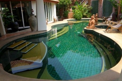 House in Pattaya, Thailand 5 bedrooms № 8567 - photo 3