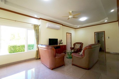 House in Bang Lamung, Thailand 5 bedrooms № 9231 - photo 18