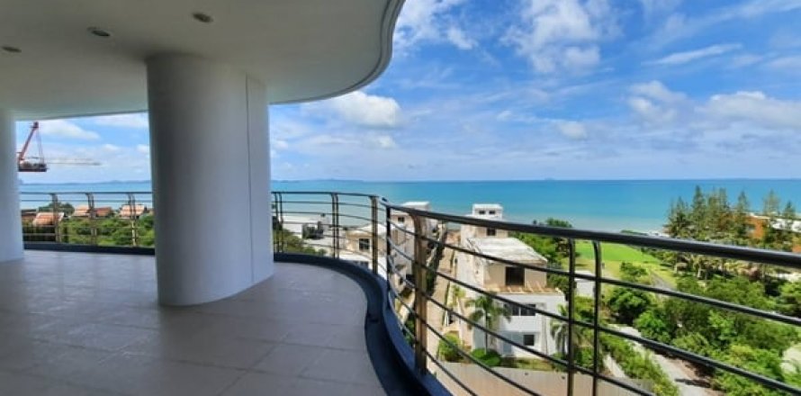 Condo in Pattaya, Thailand, 3 bedrooms  № 8875