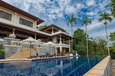 Villa in Phuket, Thailand 6 bedrooms № 9868 - photo 1