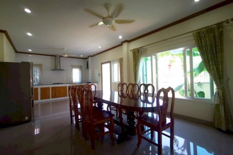 House in Bang Lamung, Thailand 5 bedrooms № 9231 - photo 12