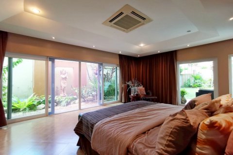House in Pattaya, Thailand 4 bedrooms № 9099 - photo 23