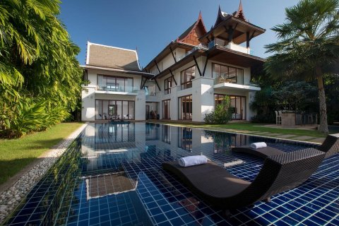 Villa in Phuket, Thailand 5 bedrooms № 9796 - photo 1