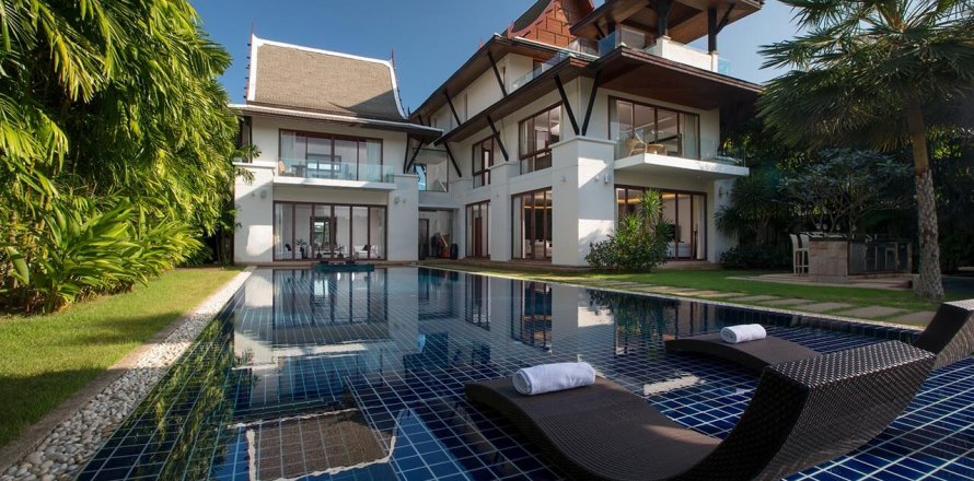 Villa in Phuket, Thailand 5 bedrooms № 9796