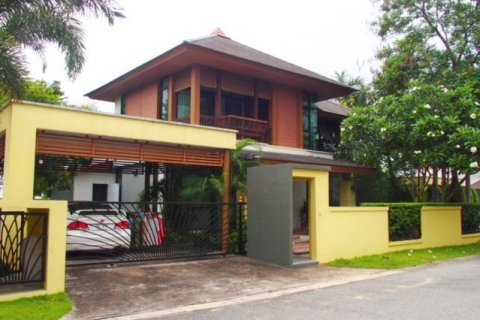 House in Pattaya, Thailand 3 bedrooms № 8613 - photo 1