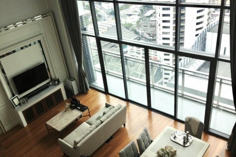 Condo in Bangkok, Thailand, 3 bedrooms  № 11214 - photo 1