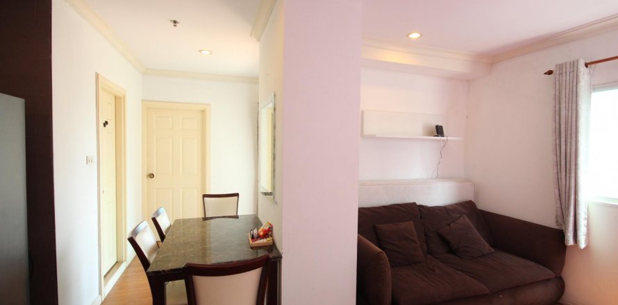 Condo in Bangkok, Thailand, 2 bedrooms  № 13356