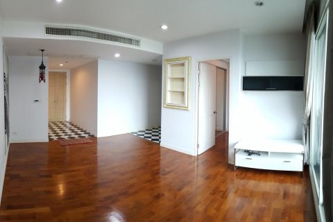 Condo in Bangkok, Thailand, 1 bedroom  № 13948 - photo 1