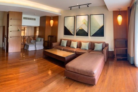 Townhouse in Bangkok, Thailand 3 bedrooms № 11672 - photo 1