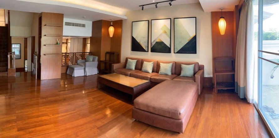Townhouse in Bangkok, Thailand 3 bedrooms № 11672