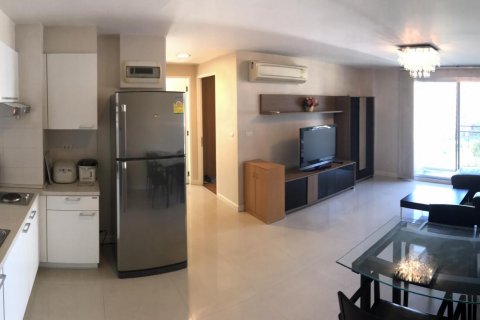 Condo in Bangkok, Thailand, 2 bedrooms  № 13270 - photo 1