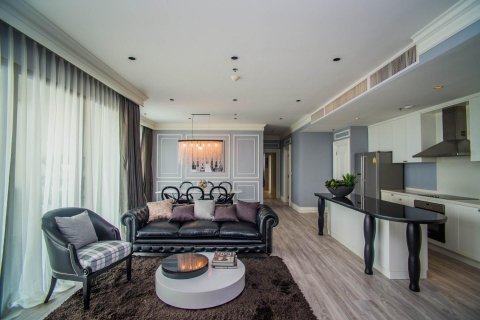 Condo in Bangkok, Thailand, 3 bedrooms  № 11922 - photo 1