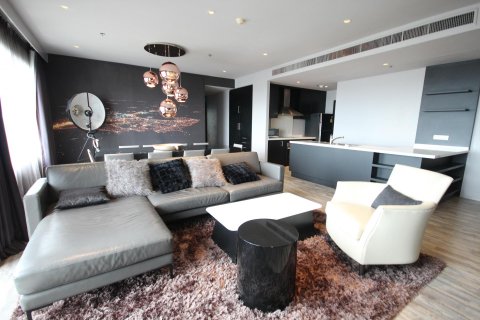 Condo in Bangkok, Thailand, 3 bedrooms  № 11771 - photo 1