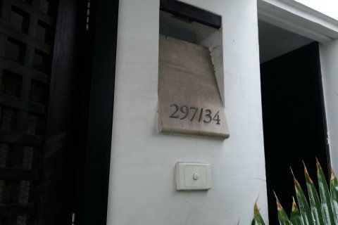 Condo in Bangkok, Thailand, 3 bedrooms  № 15211 - photo 1