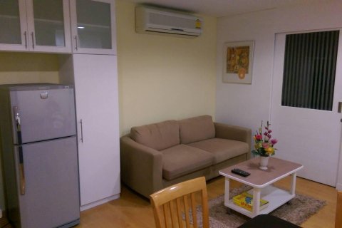 Condo in Bangkok, Thailand, 1 bedroom  № 11772 - photo 1