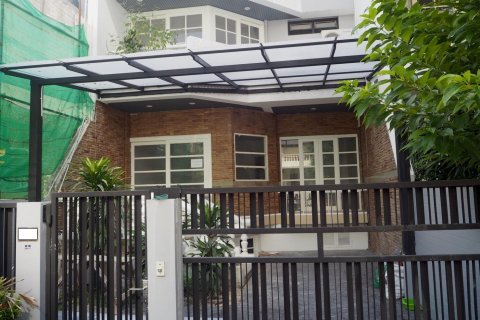 Townhouse in Bangkok, Thailand 5 bedrooms № 14416 - photo 1