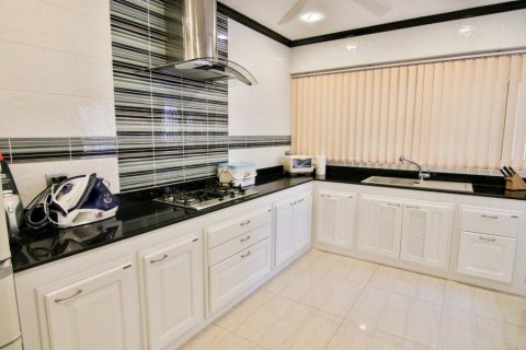 House in Pattaya, Thailand 4 bedrooms № 18457 - photo 22