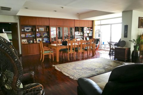 Condo in Bangkok, Thailand, 3 bedrooms  № 11728 - photo 1