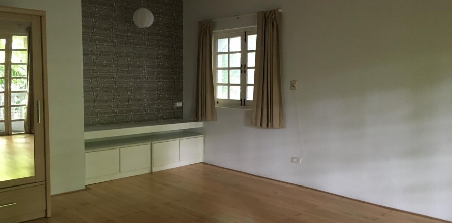 Townhouse in Bangkok, Thailand 4 bedrooms № 14983