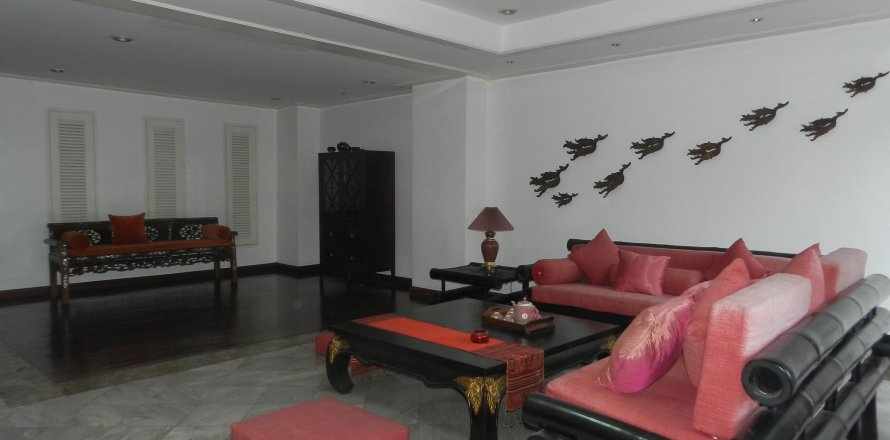 Townhouse in Bangkok, Thailand 4 bedrooms № 14884
