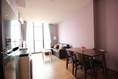 Condo in Bangkok, Thailand, 2 bedrooms  № 13174 - photo 1