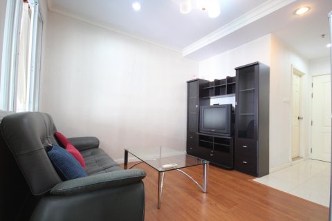 Condo in Bangkok, Thailand, 1 bedroom  № 13353 - photo 1