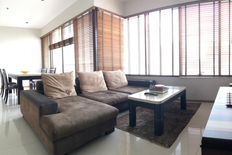 Condo in Bangkok, Thailand, 2 bedrooms  № 13962 - photo 1