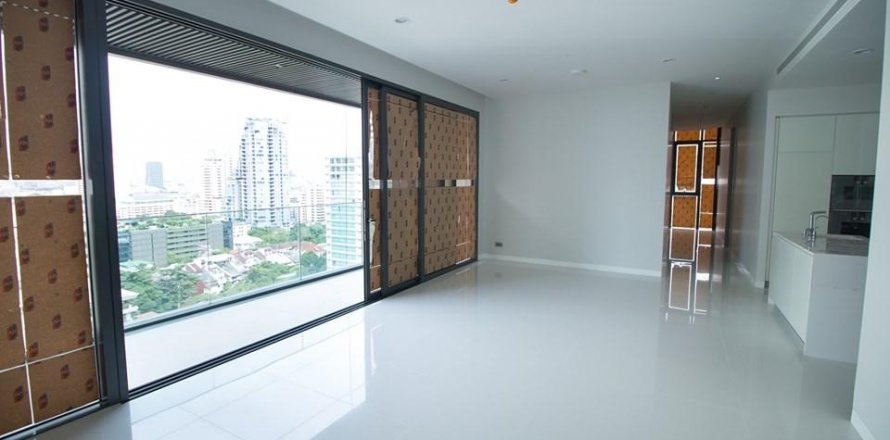 Condo in Bangkok, Thailand, 2 bedrooms  № 13094