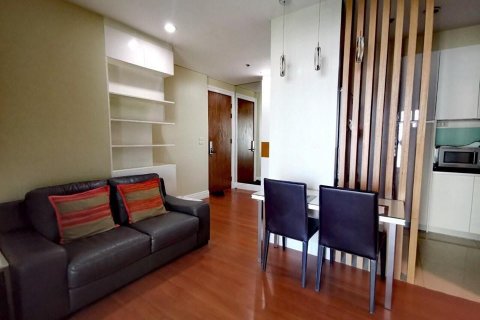 Condo in Bangkok, Thailand, 2 bedrooms  № 12689 - photo 1