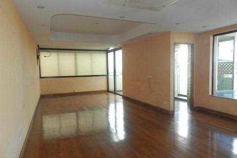 Condo in Bangkok, Thailand, 3 bedrooms  № 15024 - photo 1