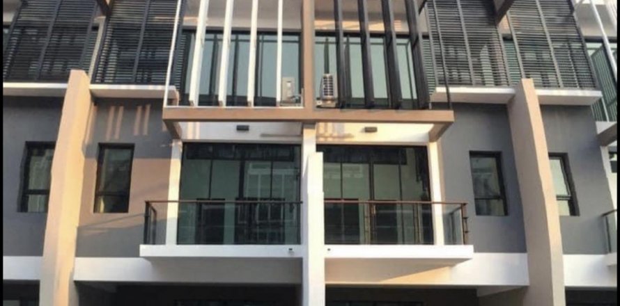 Townhouse in Bangkok, Thailand 3 bedrooms № 11511