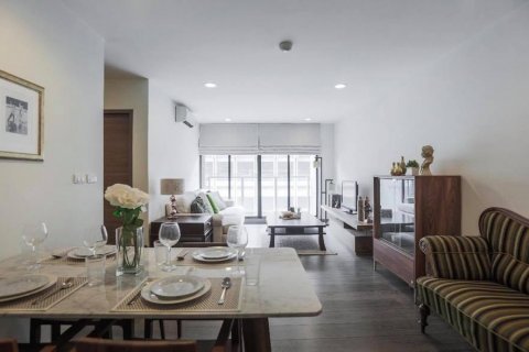 Condo in Bangkok, Thailand, 2 bedrooms  № 13131 - photo 1