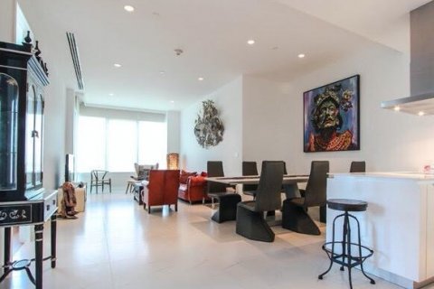 Condo in Bangkok, Thailand, 2 bedrooms  № 18641 - photo 1