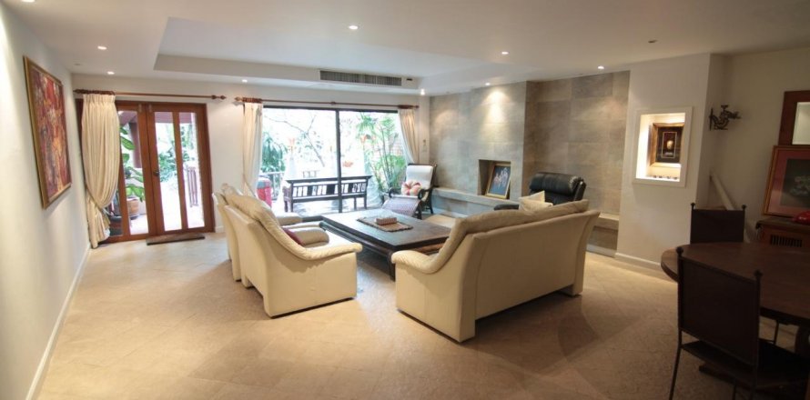 Townhouse in Bangkok, Thailand 3 bedrooms № 15272