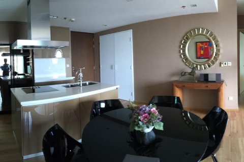 Condo in Bangkok, Thailand, 3 bedrooms  № 12329 - photo 1