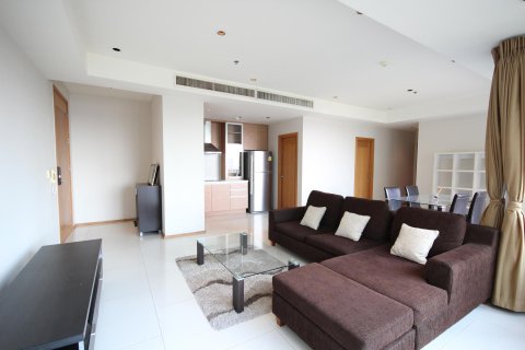 Condo in Bangkok, Thailand, 2 bedrooms  № 13713 - photo 1