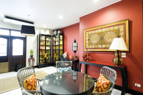 Townhouse in Bangkok, Thailand 4 bedrooms № 13119 - photo 1
