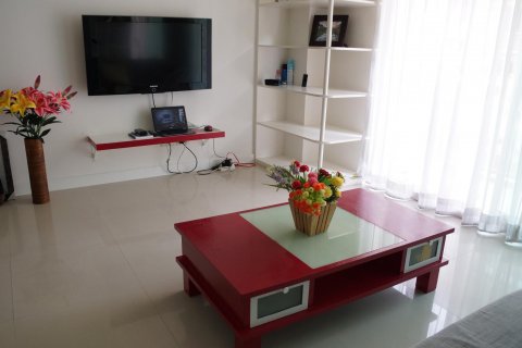 Condo in Bangkok, Thailand, 2 bedrooms  № 12924 - photo 1