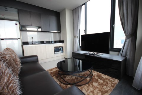 Condo in Bangkok, Thailand, 2 bedrooms  № 12093 - photo 1