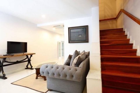 Townhouse in Bangkok, Thailand 3 bedrooms № 11991 - photo 1