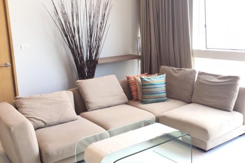 Condo in Bangkok, Thailand, 1 bedroom  № 13899 - photo 1