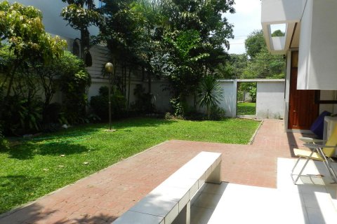 House in Bangkok, Thailand 3 bedrooms № 11200 - photo 1